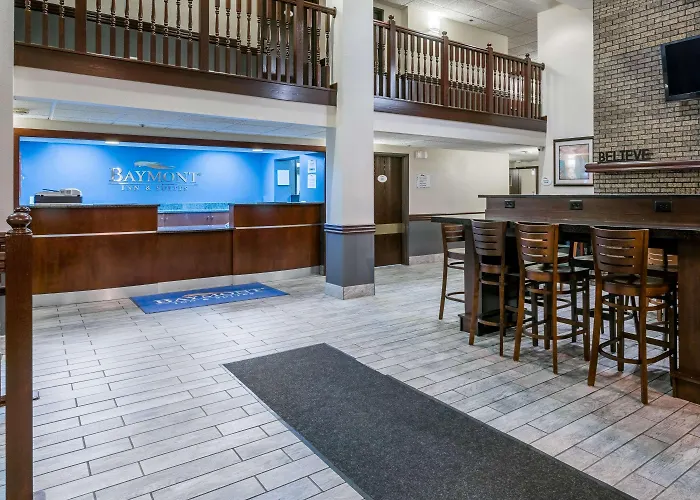 Top Hotels and Stays in Richfield Wisconsin