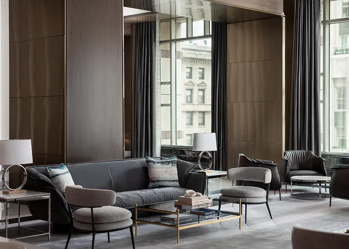 Top Hotels Near Chicago Cultural Center