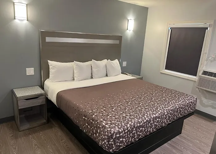 Top Hotels Near Medford Airport