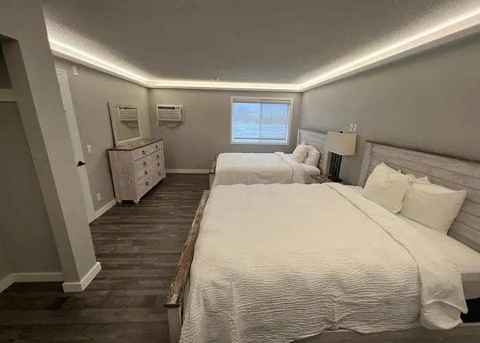 Top Charming Accommodations in Warroad, Minnesota