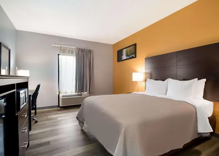 Top Columbia Hotels with Luxurious Jacuzzi Suites