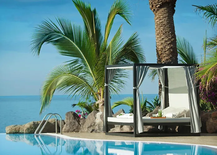 Experience Comfort and Convenience at Hotel Arecas in Costa Adeje, Tenerife