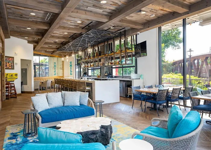 Top Hotels with Indoor Pools in Pigeon Forge, TN