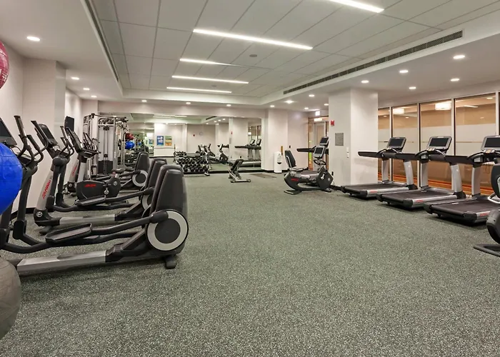 Best Hotels Near Navy Pier, Chicago