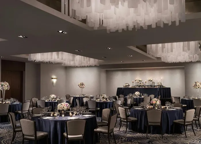 Top Weekly Hotels in Chicago for Extended Visits