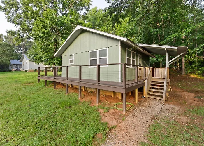 Top Hotels Close to Beaver Valley Mall