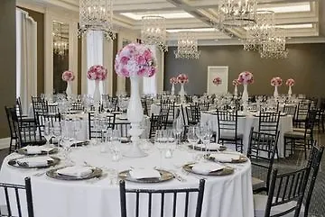 Luxurious Hotels for Chicago Marathon Runners