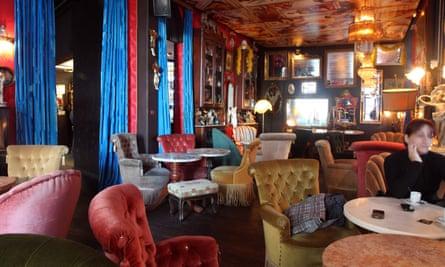 Pensao Amor, Lisbon bar